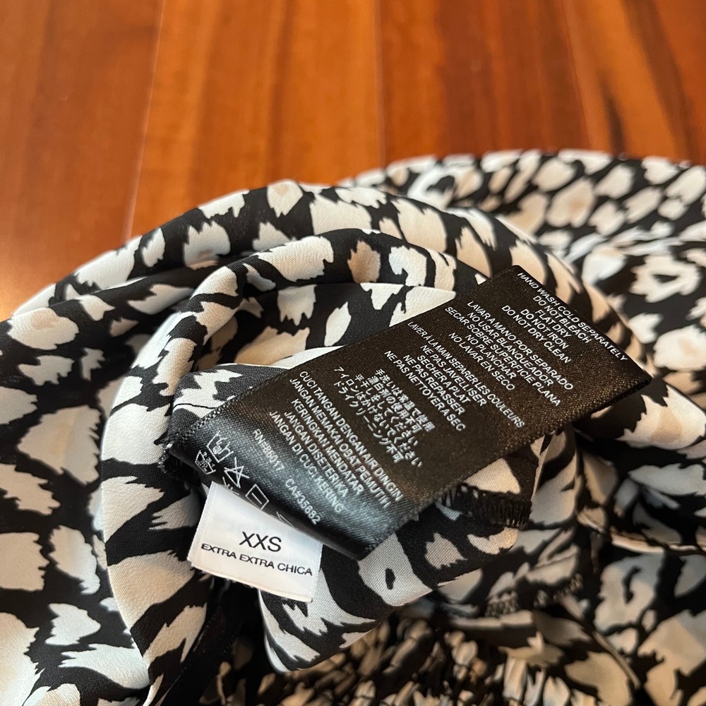 Bebe Romper Shorts One-Piece Strapless‎ Animal Print Black White Ruffle XXS 2XS - Picture 5 of 12